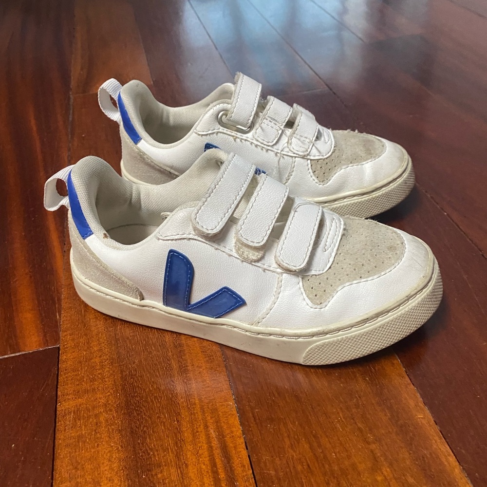 Veja boys sneaker size 12.5